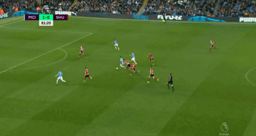  曼城绝杀利物浦，阿圭罗替补建功  