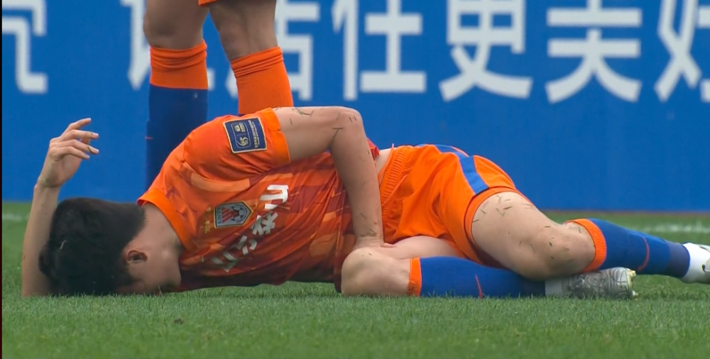  都灵德比火药味十足，主教练赛后指责判罚尺度  