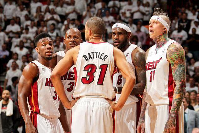  圣诞魔鬼赛程来袭，多支球队轮换阵容应对  