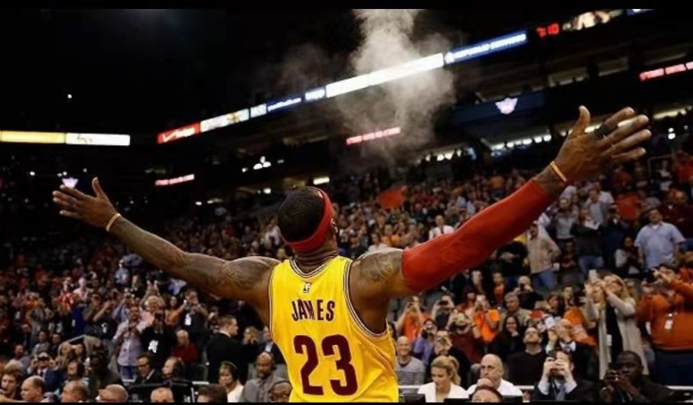  詹姆斯总得分超越贾巴尔，湖人主场举行庆典  