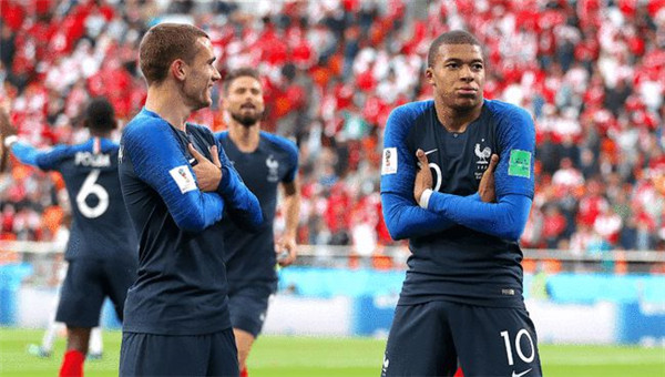  姆巴佩梅开二度助巴黎逆转图卢兹  