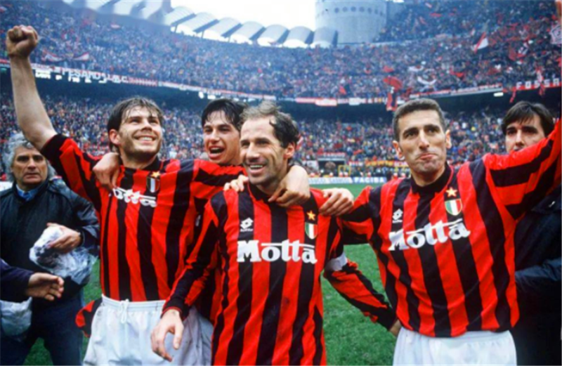  国际米兰铁卫复出稳固后防线  